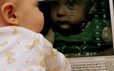 Who’s there, mommy?