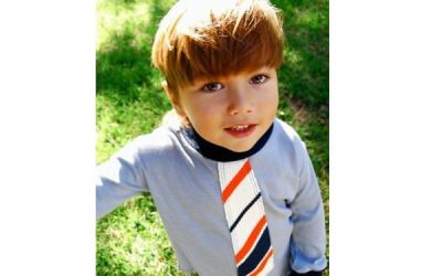 Am cravata mea, sunt băiețel