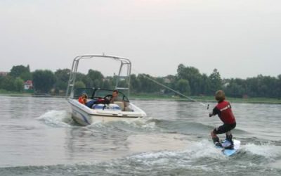 Sporturi extreme de apă pentru copii