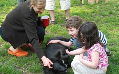 Animalele de casă îi fac pe cei mici să fie mai activi!