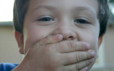 Cine vorbește urât trece la colț!