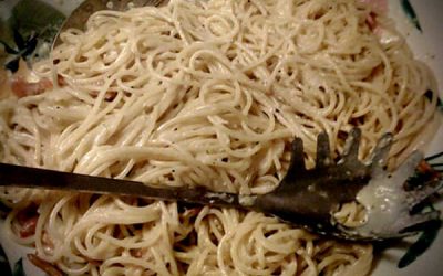 Paste cu sos de nuci