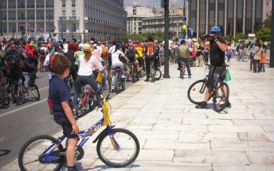 Părinți bicicliști, uniți-vă!