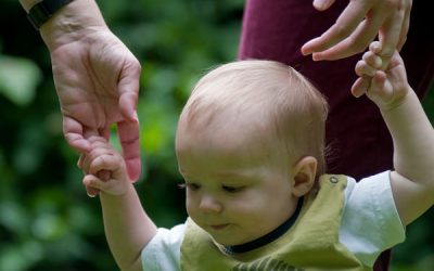 Când doi părinți nu sunt de ajuns
