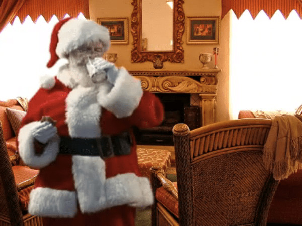 În așteptarea Crăciunului Ep.5: Cum îl prinzi pe Moș Crăciun în casa ta