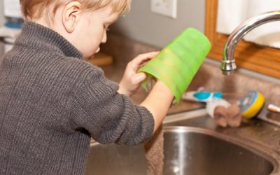 Treaba prin casă poate deveni amuzantă