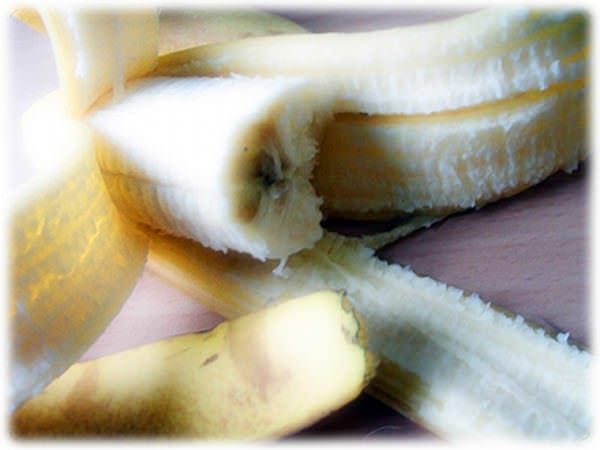 Banana – cel mai controversat fruct din dieta bebeluşilor