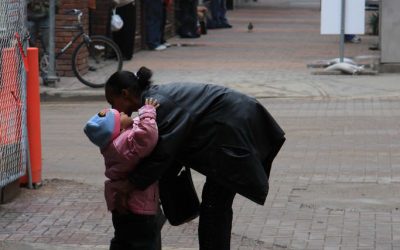 Să-i învățăm de mici cum e cu sticla