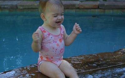 Cursuri de înot pentru copii mici și copii mari