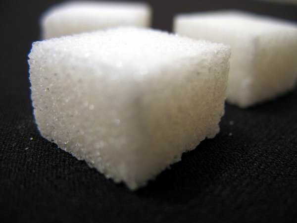 De ce să ne ferim de zahăr și care sunt înlocuitorii naturali?