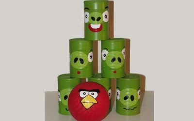 Păsările “supărate” se joacă popice