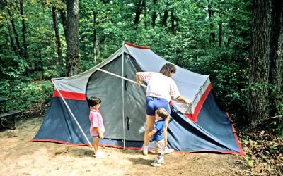 Vacanța la cort devine distractivă