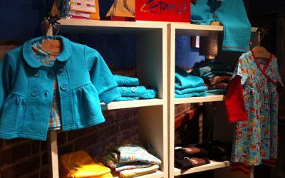 Garage Sale cu haine pentru copii