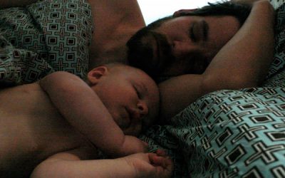 Beneficiile și riscurile cosleeping-ului