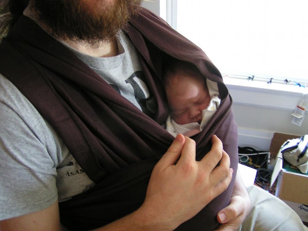 Cover de protecție pentru copiii purtați în wrap, sling, mei tai, mănduca sau ergo
