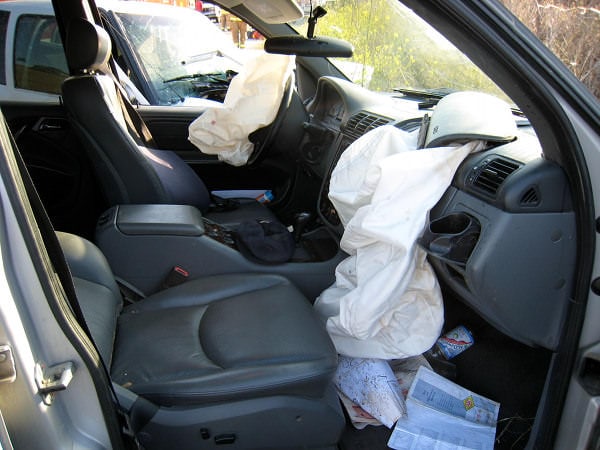 Cât de importante sunt airbag-urile în mașină?
