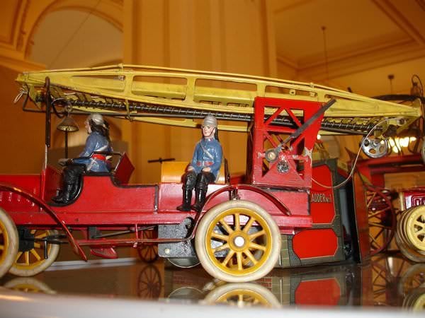 Jucării vechi de colecție, la Muzeul de Istorie