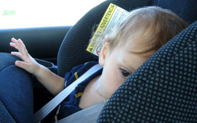 Scaunul auto care te avertizează dacă ceva este în neregulă