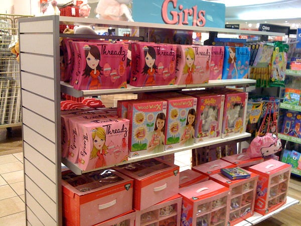 Există jucării speciale pentru fete și altele doar pentru băieți?