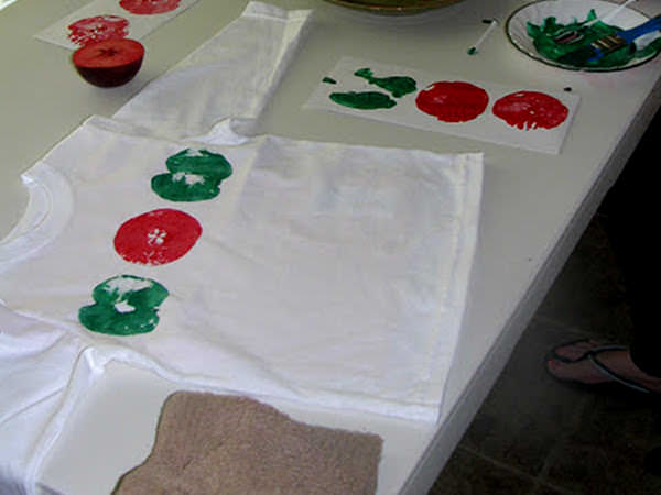 DIY: tricouri cu mere colorate