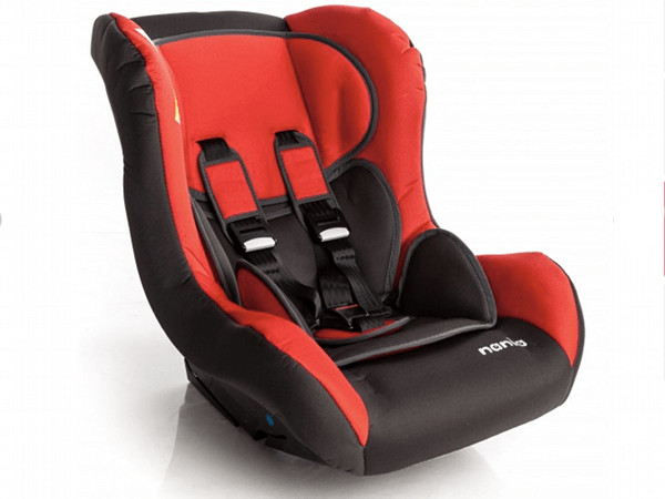 Scaunul care îți garantează siguranța copilului în mașină