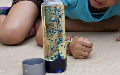 Experiment pentru copii: bile colorate ca prin magie