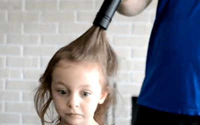 La coafor se angajează doar tăticii isteți