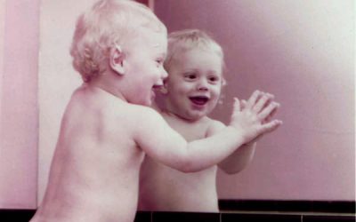 Zâmbetul copiilor și engagementul dintre cei mici și părinți [studiu]