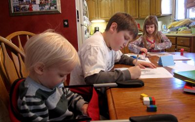 De ce homeschooling este o alternativă bună la școala cea de toate zilele