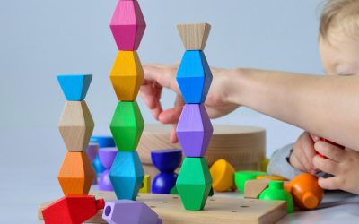 Masa Tăcerii și Coloana Infinită, în varianta jucării pentru copii