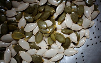 De ce e bine să consumăm semințe de dovleac crude?
