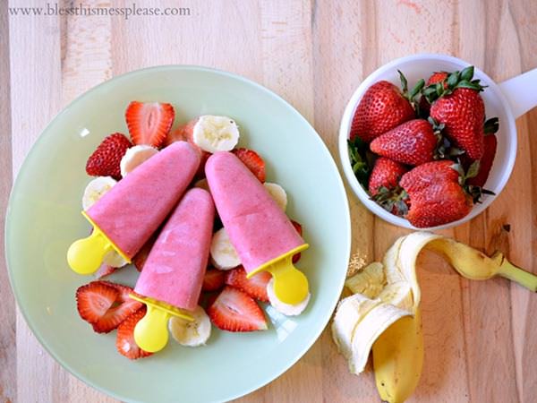 Înghețată sănătoasă cu banane și căpșuni