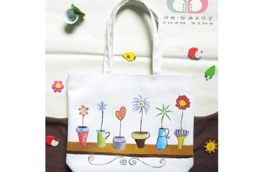 O trăistuţă minunată, de tine pictată