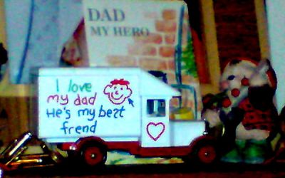 Studiu: Tații au nevoie de părerea copiilor cu privire la relația lor