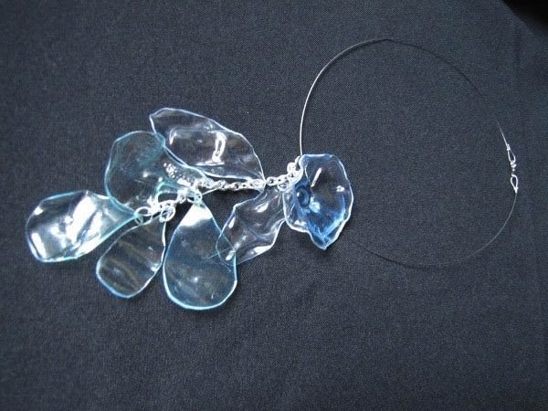 DIY: din plastic în bijuterii