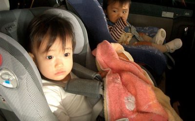 Ce trebuie să iei în considerare când cumperi un scaun auto?