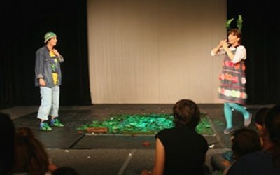 Hai în parc! În parc, la teatru!