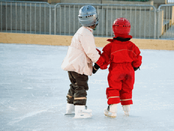 Unde mergem la patinoar în București – program și prețuri