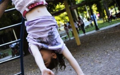 5 activități de încercat cu cei mici în parc