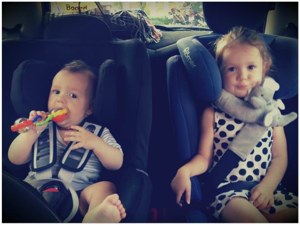 Copiii in masina