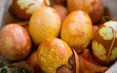Ouă frumoase și vopsite natural, pentru Paște