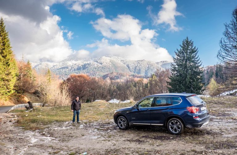 UrbanKID călare pe BMW X3 xDrive20d