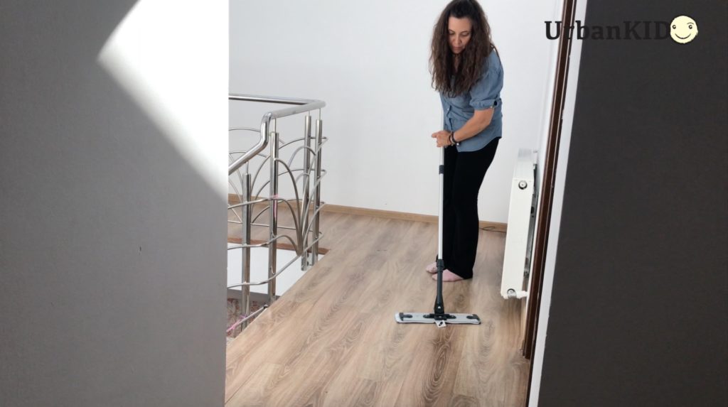 Repede, curat și uscat – testare Moppy – mop cu abur de la Polti