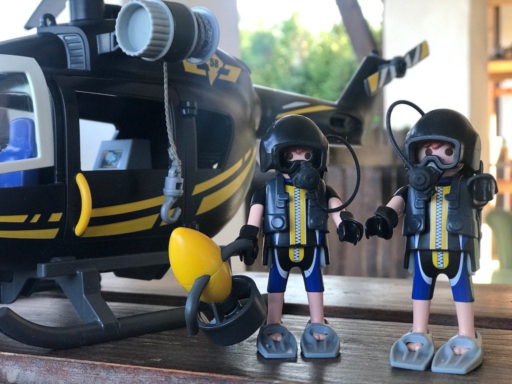 Joacă liberă cu Playmobil Swat