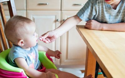 7 greșeli pe care le fac părinții în alimentația copilului și cum să le eviți