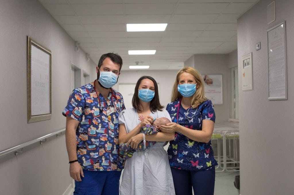 Bebelus prematur, salvat cu ajutorul unei terapii inovatoare cu celule stem