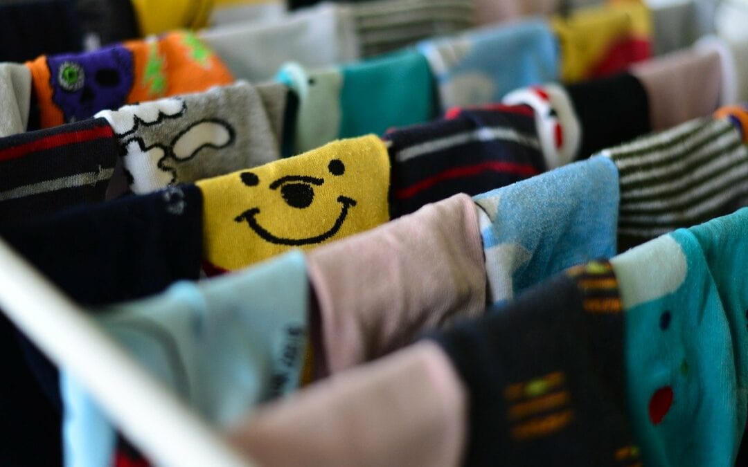 Cum se spală hainele copiilor: 6 sfaturi utile