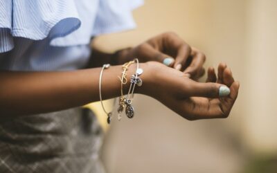 Cum alegi brățara potrivită în funcție de ținută?