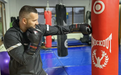 Alege mănușile inteligente de la Knockout