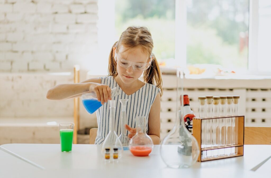 Ce beneficii asigură experimentele în dezvoltarea copiilor?